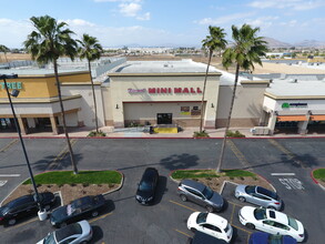 2560 N Perris Blvd, Perris, CA à louer Photo de l’immeuble– Image 1 sur 1