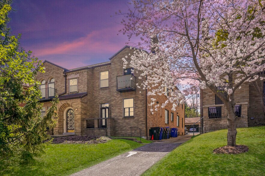 7358 Pershing Ave, University City, MO à vendre - Photo de l’immeuble – Image 2 sur 13