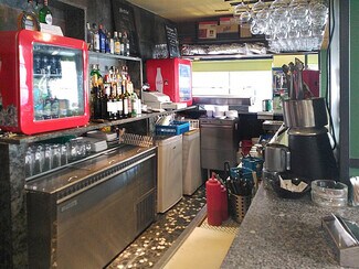 Plus de détails pour Local commercial à louer