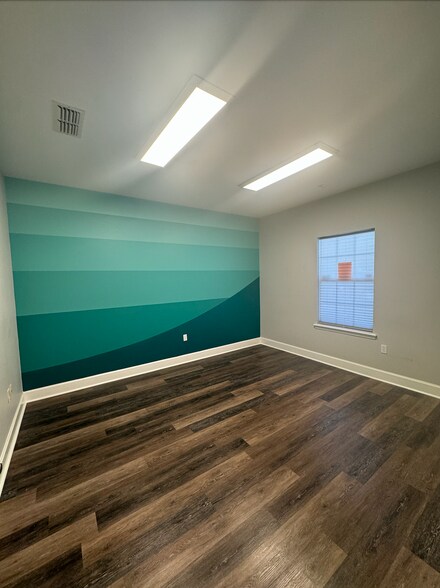 1963 Village Green Way, Tallahassee, FL à louer - Photo de l’immeuble – Image 3 sur 9