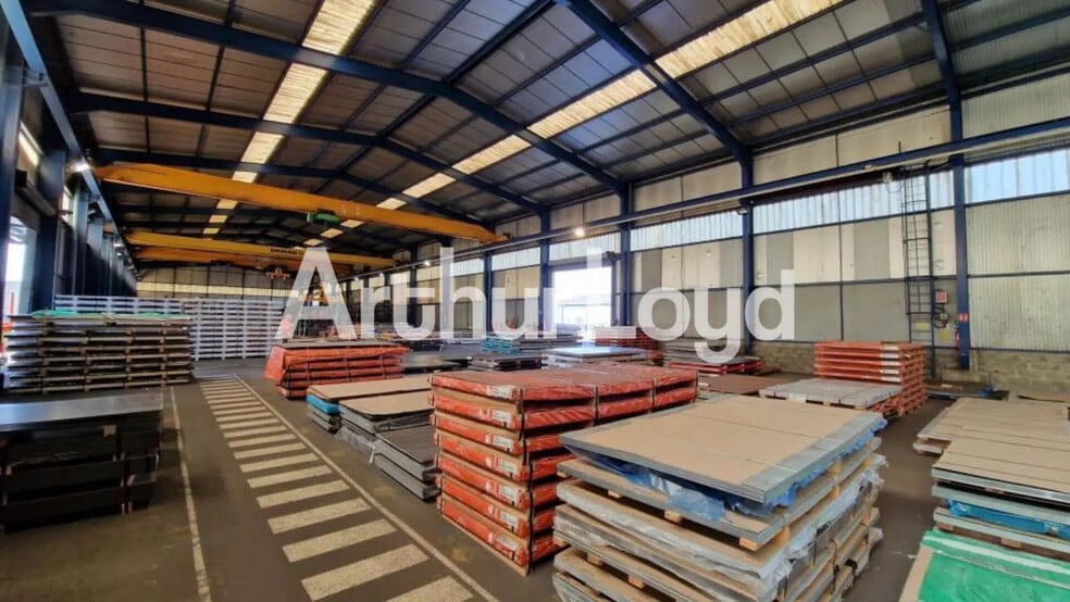 Industriel/Logistique dans Grentheville à louer - Photo de l’immeuble – Image 1 sur 3