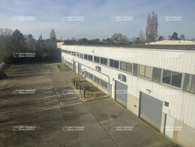 Plus de détails pour Local d’activités à vendre