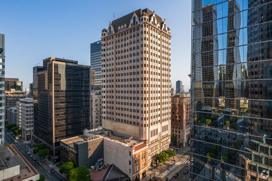 660 S Figueroa St, Los Angeles, CA à louer - Photo de l’immeuble – Image 2 sur 5