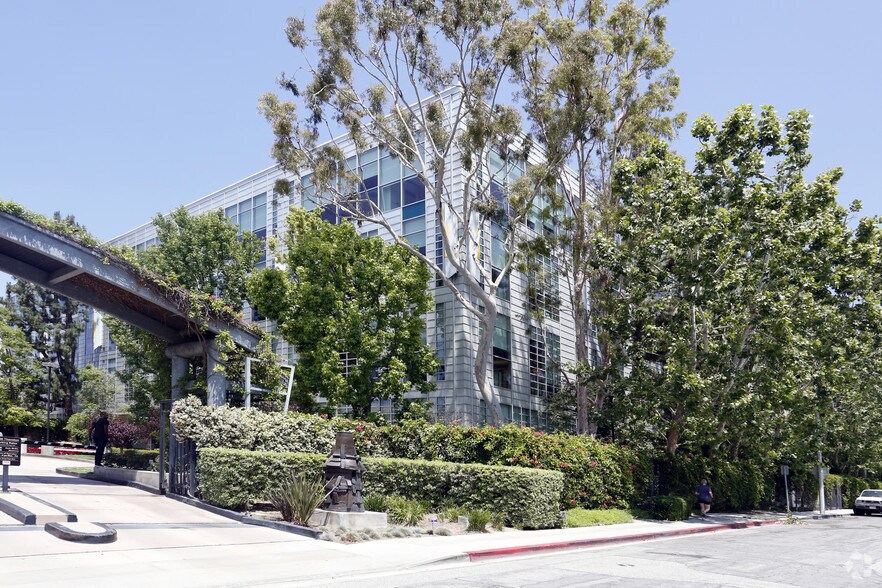 3100 Thornton Ave, Burbank, CA à louer - Photo de l’immeuble – Image 1 sur 11