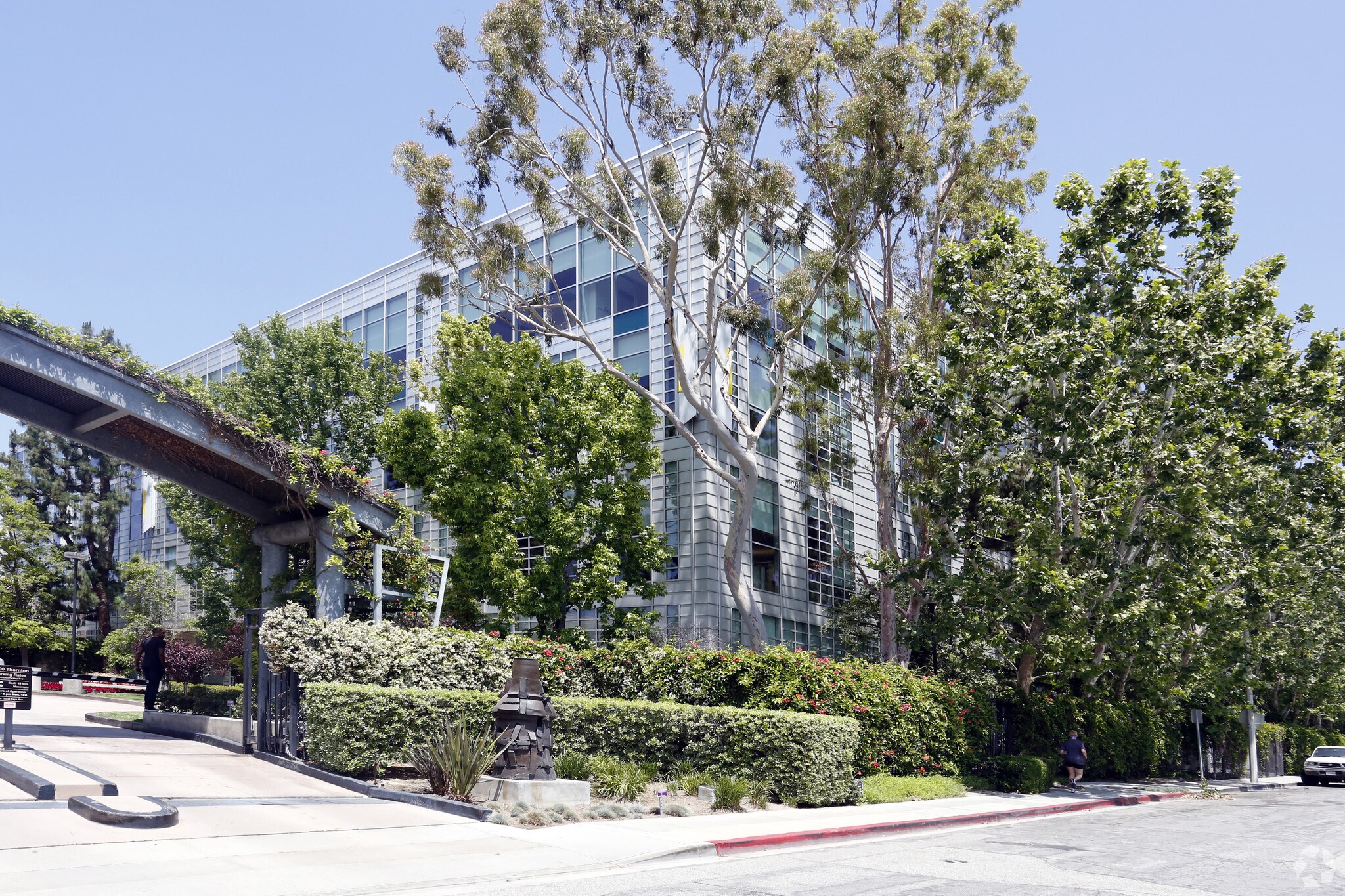 3100 Thornton Ave, Burbank, CA à louer Photo de l’immeuble– Image 1 sur 12
