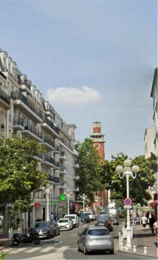 Plus de détails pour Local commercial à vendre