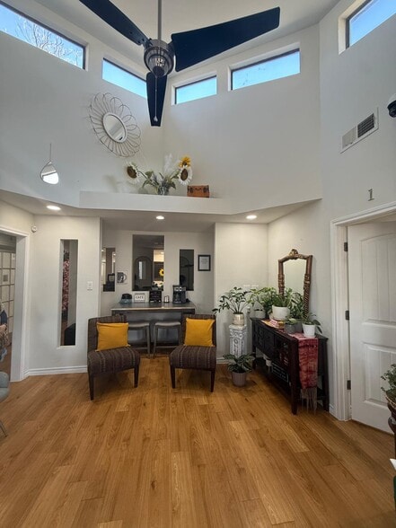925 W Mitchell St, Arlington, TX à louer - Photo intérieure – Image 2 sur 11