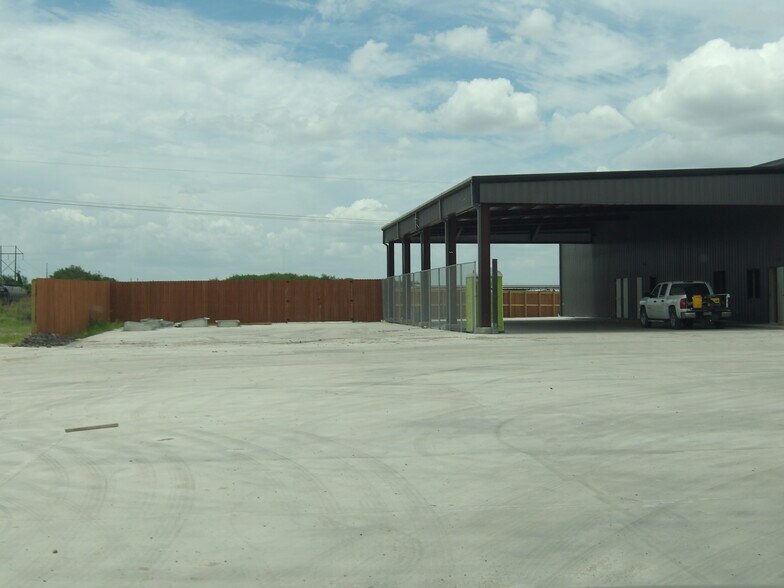 2729 N Expressway 77, Harlingen, TX à louer - Photo de l’immeuble – Image 3 sur 19