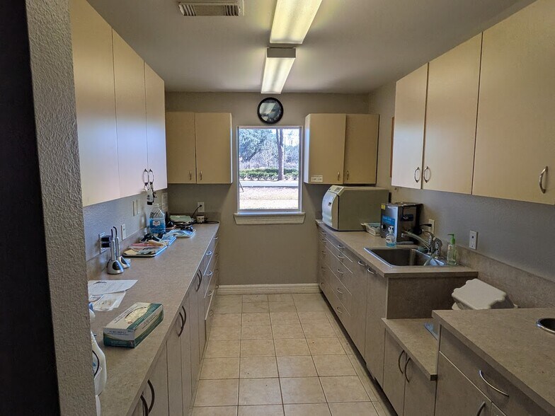 7318 Rodgers Rd, Manvel, TX à vendre - Photo de l’immeuble – Image 2 sur 9