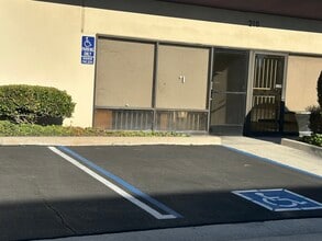 219 S 3rd Ave, La Puente, CA à louer Photo de l’immeuble– Image 1 sur 4