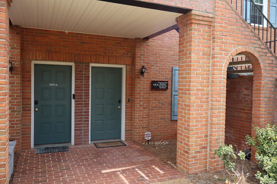 2990 Bethesda Pl, Winston-Salem, NC à vendre - Photo de l’immeuble – Image 2 sur 2