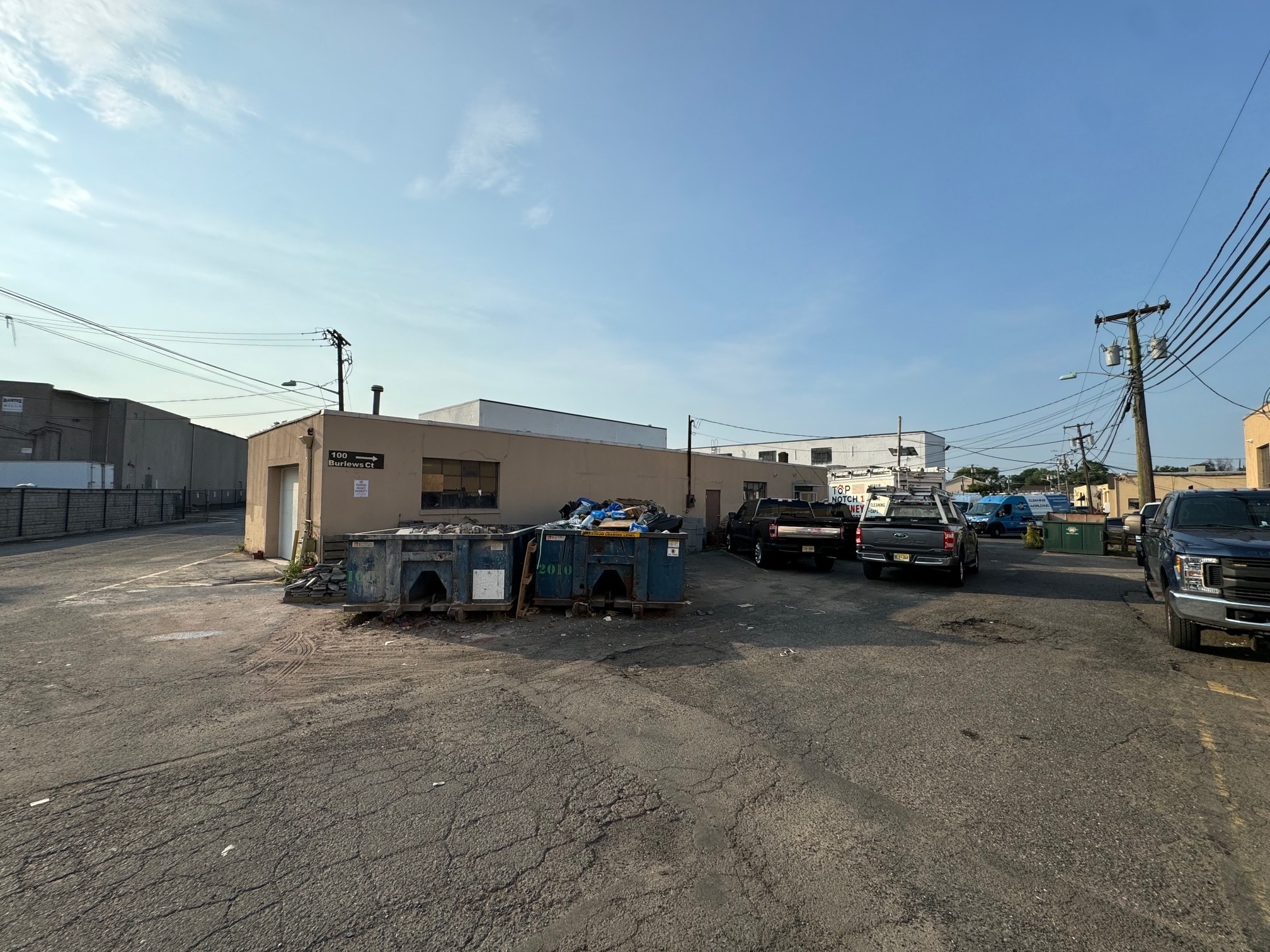 100 Burlews Ct, Hackensack, NJ à louer Photo de l’immeuble– Image 1 sur 4