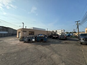 100 Burlews Ct, Hackensack, NJ à louer Photo de l’immeuble– Image 1 sur 4