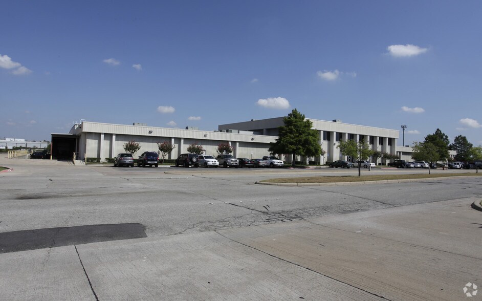 6625 Iron Horse Blvd, North Richland Hills, TX à louer - Photo principale – Image 1 sur 11