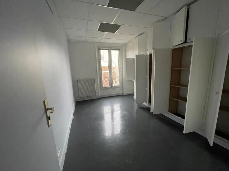 Bureau dans Paris à vendre - Photo de l’immeuble – Image 2 sur 7