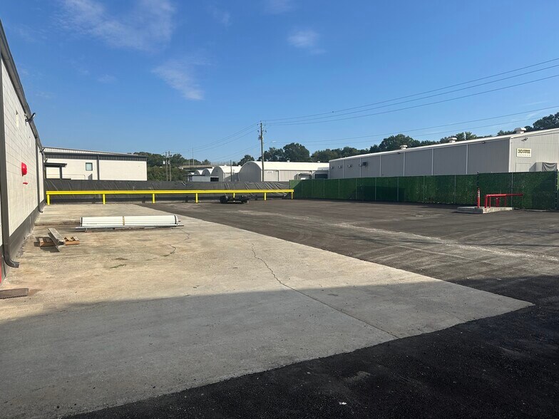 63 Industrial Dr, Cartersville, GA à louer - Photo de l’immeuble – Image 3 sur 5
