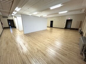 149 Maple St, Naugatuck, CT à vendre Photo intérieure– Image 1 sur 6