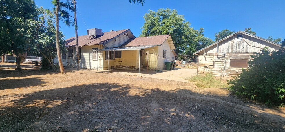 5469 Tulare ave, Fresno, CA à vendre - Photo de l’immeuble – Image 2 sur 9