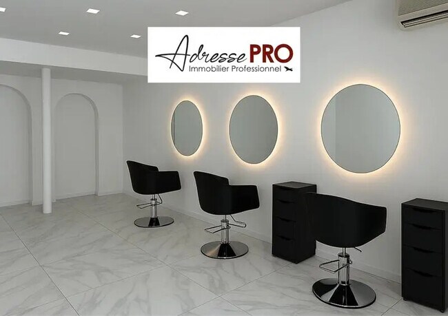 Plus de détails pour Local commercial à vendre