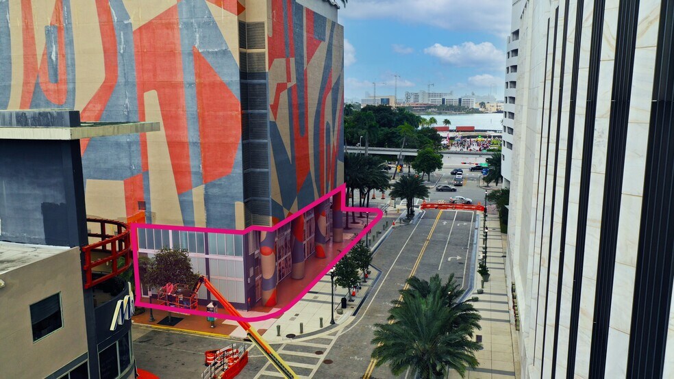 50 Biscayne Blvd, Miami, FL à vendre - Photo de l’immeuble – Image 3 sur 17