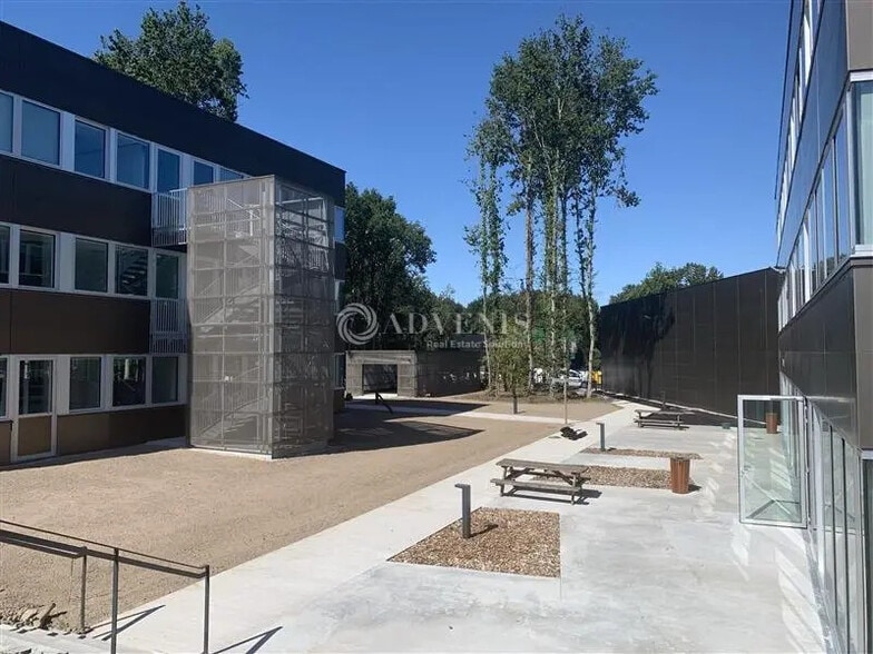 Bureau dans La Chapelle-sur-Erdre à louer - Photo de l’immeuble – Image 1 sur 8