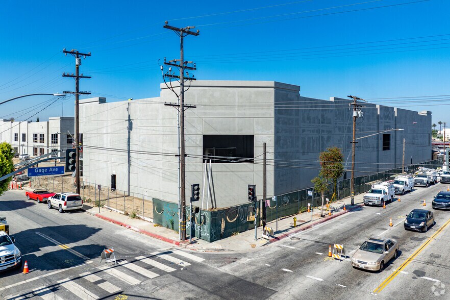 6375 Wilmington Ave, Los Angeles, CA à louer - Photo de l’immeuble – Image 2 sur 3