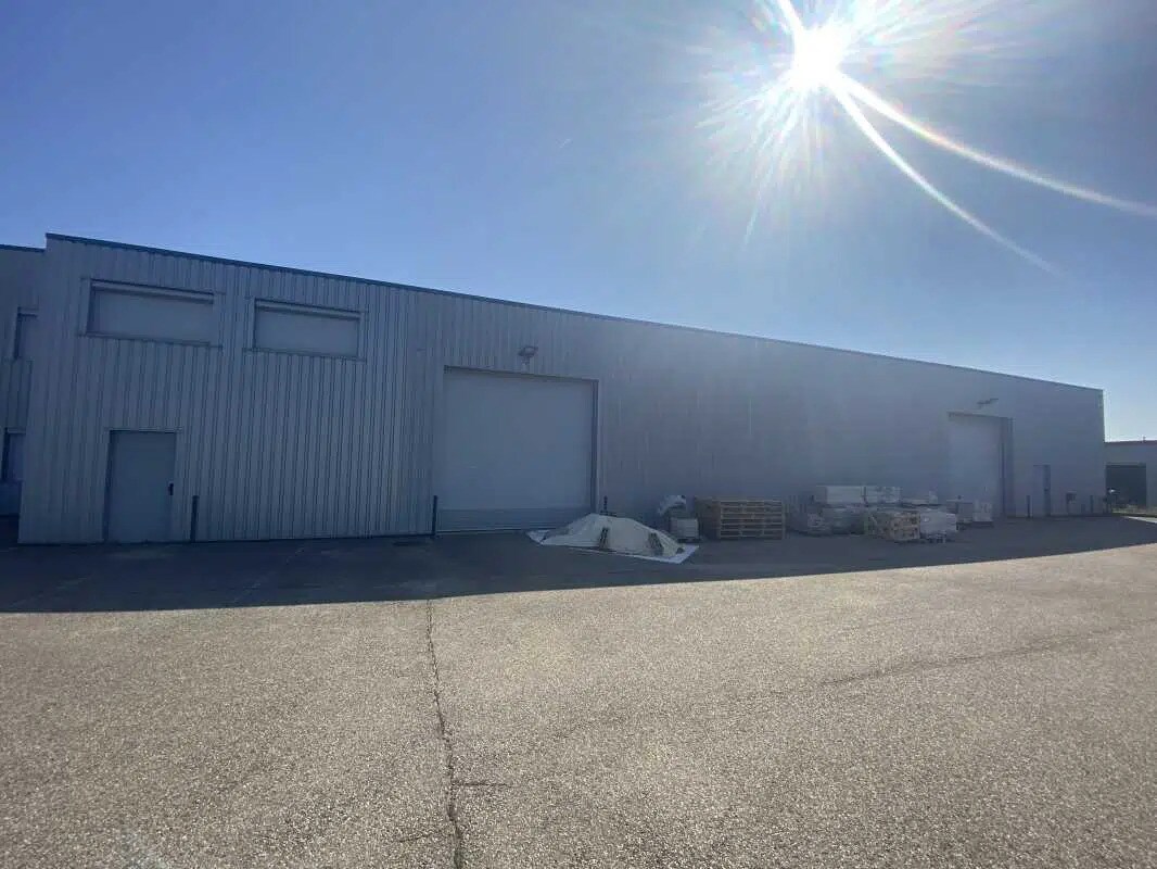 Bureau dans FLEURIEUX-SUR-L'ARBRESLE à louer Photo de l’immeuble– Image 1 sur 21