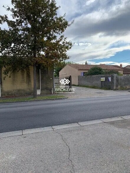 Industriel/Logistique dans Entraigues-sur-la-Sorgue à vendre - Photo de l’immeuble – Image 2 sur 30