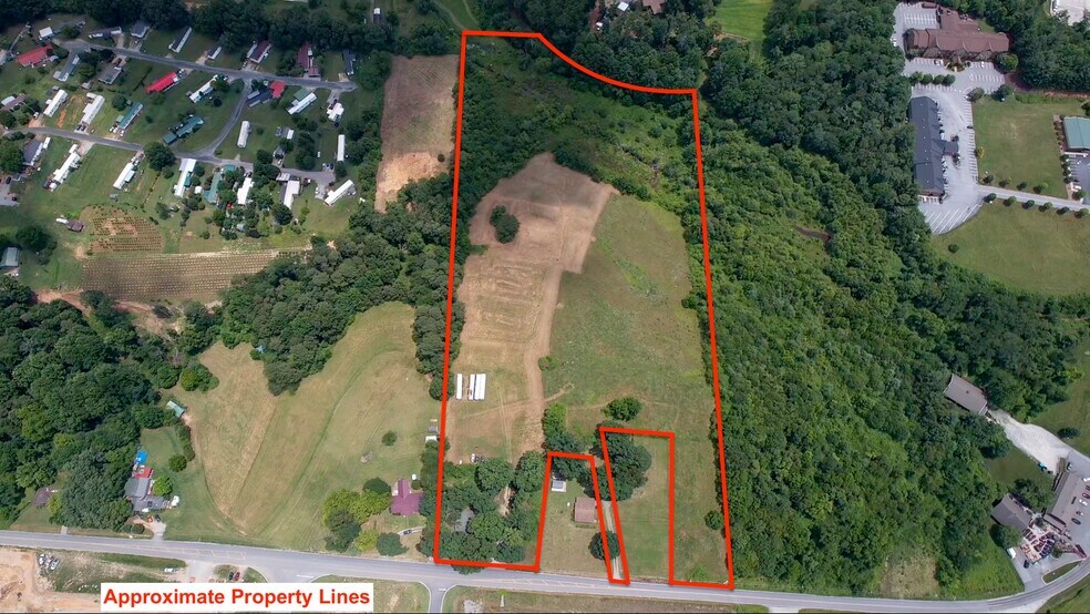 412 McMurray Rd, Flat Rock, NC à vendre - Photo de l’immeuble – Image 2 sur 13