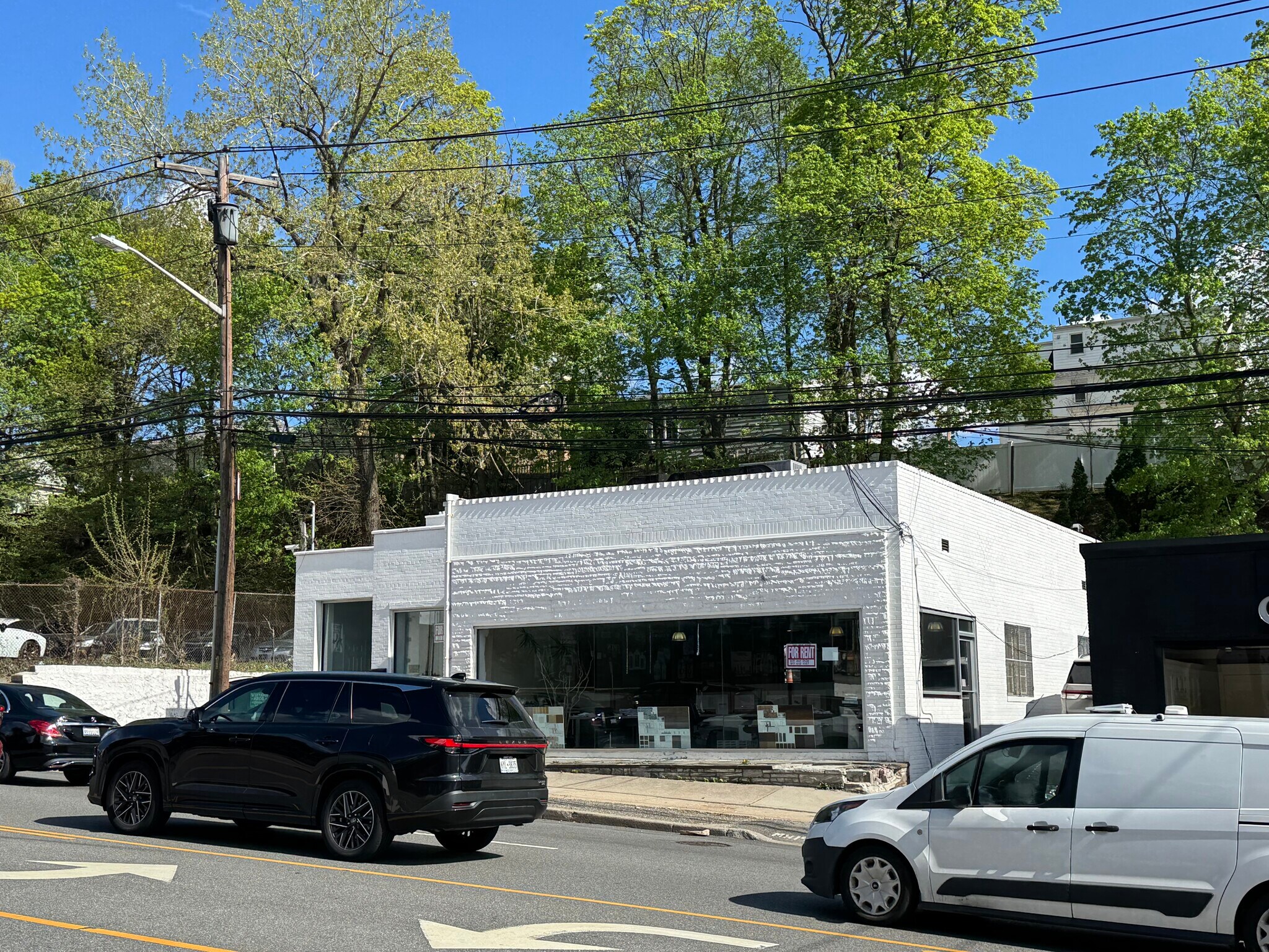 1208-1210 Northern Blvd, Manhasset, NY à louer Photo principale– Image 1 sur 2