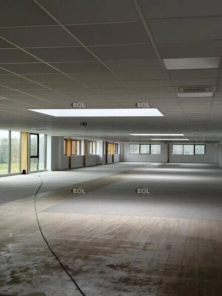 Local d'activités dans Tremblay-en-France à vendre - Photo de l’immeuble – Image 3 sur 3