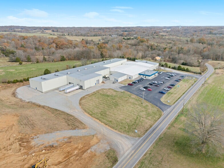 12954 Fountain Run Rd, Fountain Run, KY à vendre - Photo principale – Image 1 sur 23