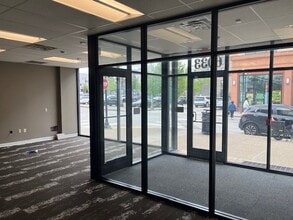 6023-6033 Broad St, Pittsburgh, PA à louer Photo intérieure– Image 2 sur 9