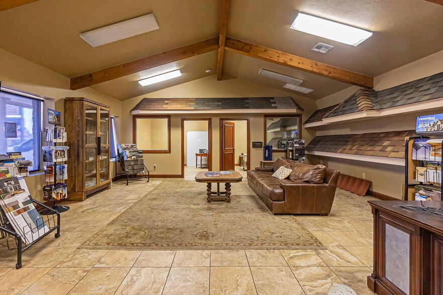 1302 SW Lee Blvd, Lawton, OK à louer - Photo intérieure – Image 2 sur 16