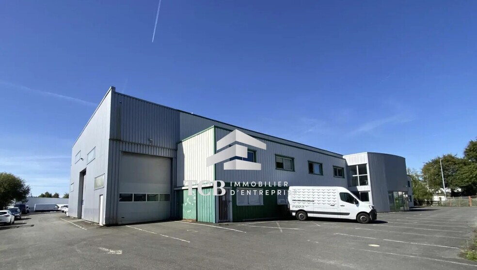 Local d’activités dans Treillières à louer - Photo de l’immeuble – Image 1 sur 15