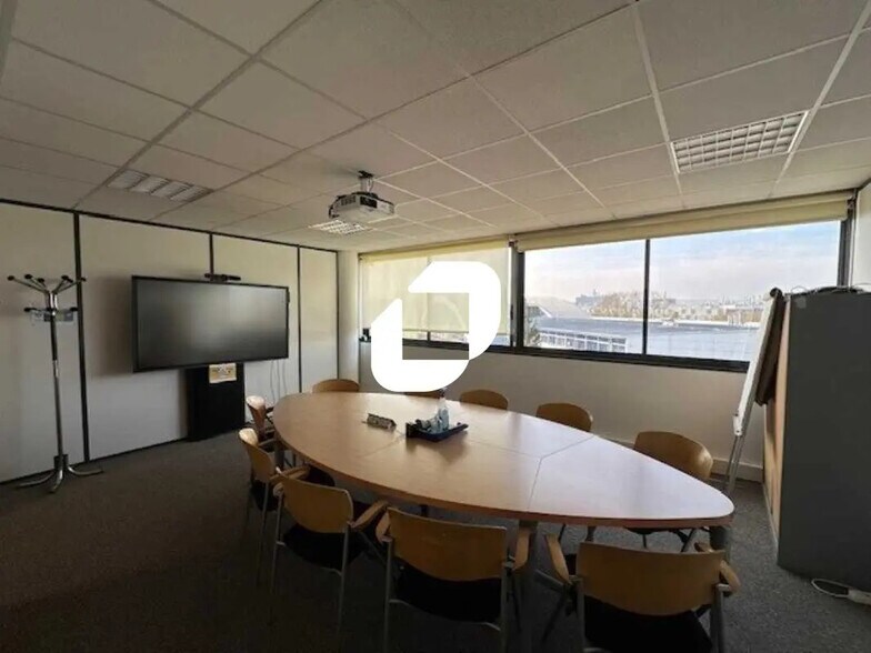 2 Rue Charles Edouard Jeanneret, Poissy à louer - Photo intérieure – Image 3 sur 8