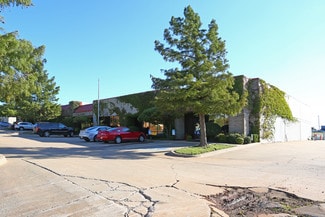 Plus de détails pour 7700 N Hudson Ave, Oklahoma City, OK - Local d'activités à louer