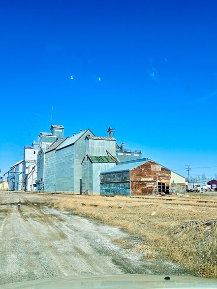 120 4th Ave SE, Conrad, MT à vendre - Photo de l’immeuble – Image 3 sur 15