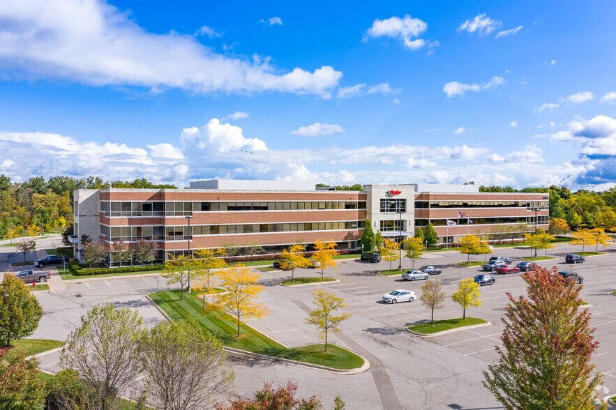 39550 13 Mile Rd, Novi, MI à louer - Photo de l’immeuble – Image 2 sur 4