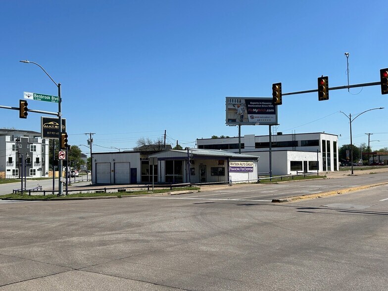 3259 McCart Ave, Fort Worth, TX à louer - Photo de l’immeuble – Image 1 sur 8