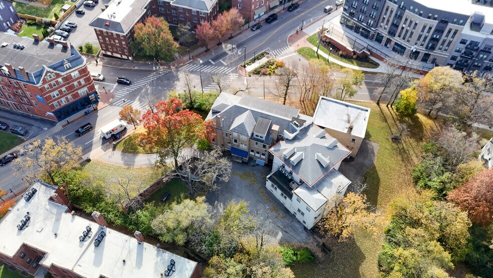 2605 Woodburn Ave, Cincinnati, OH à vendre - Photo de l’immeuble – Image 3 sur 17