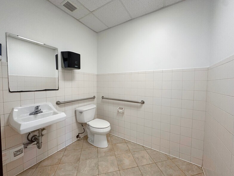 209 Industrial Park Dr, Cumming, GA à louer - Photo de l’immeuble – Image 2 sur 20