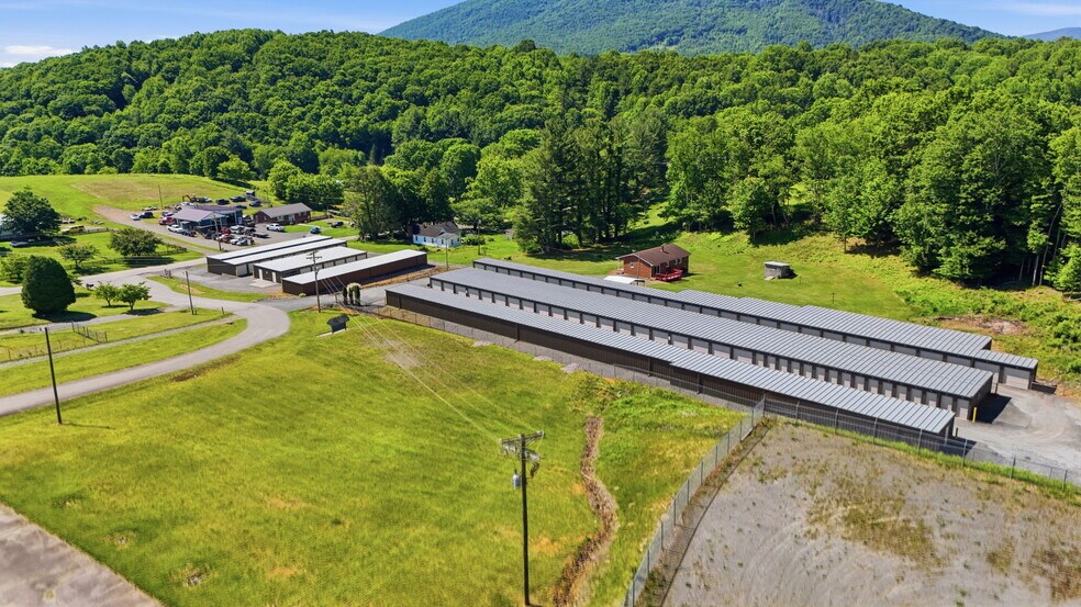 1139/1143 Old Hwy 16 hwy, Jefferson, NC à vendre - Photo de l’immeuble – Image 2 sur 19
