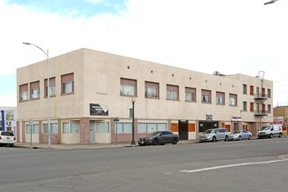 Plus de détails pour 900-948 Baker St, Bakersfield, CA - Bureau/Local commercial à louer