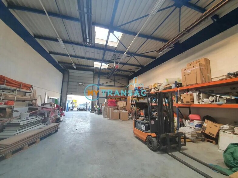 Local d’activités dans Chelles à louer - Photo intérieure – Image 1 sur 16