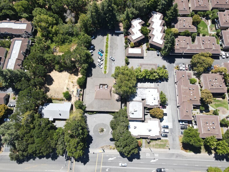 1801 Novato Blvd, Novato, CA à vendre - Photo de l’immeuble – Image 2 sur 4
