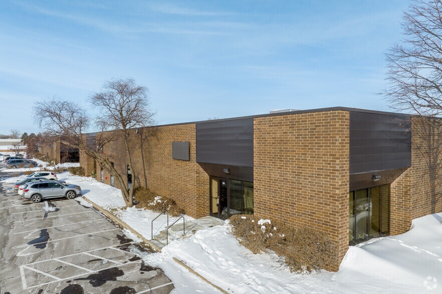 1230 Eagan Industrial Rd, Eagan, MN à louer - Photo de l’immeuble – Image 3 sur 5