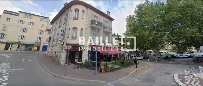 Plus de détails pour Local commercial à louer
