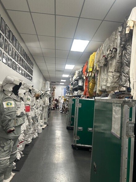 12424 Gladstone Ave, Sylmar, CA à louer - Photo de l’immeuble – Image 3 sur 15