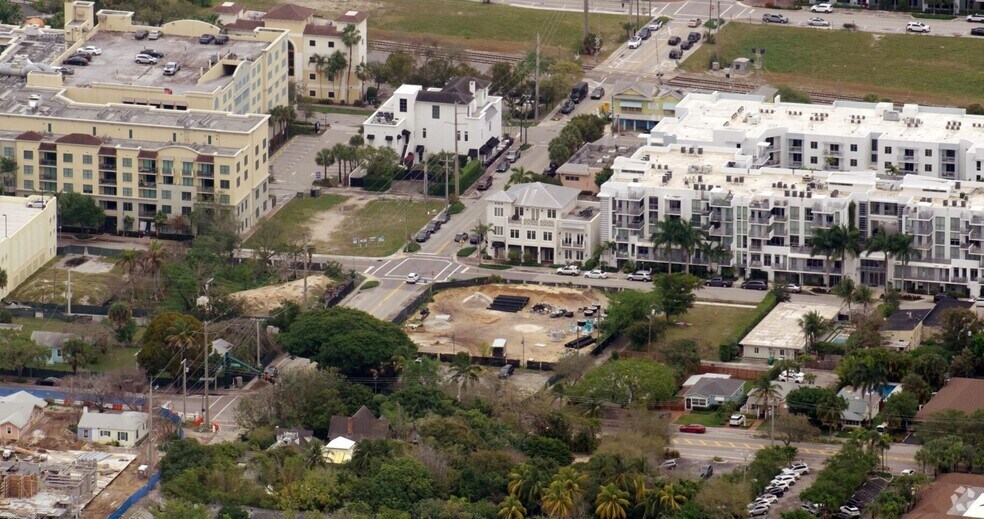 100 SE 1st Ave Delray Beach, Delray Beach, FL à louer - Photo de l’immeuble – Image 2 sur 20